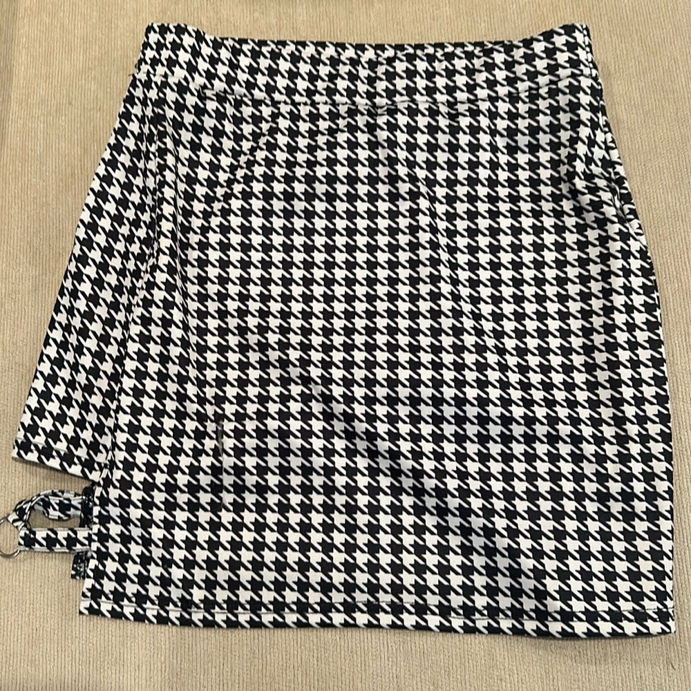 Houndstooth Mini Skirt